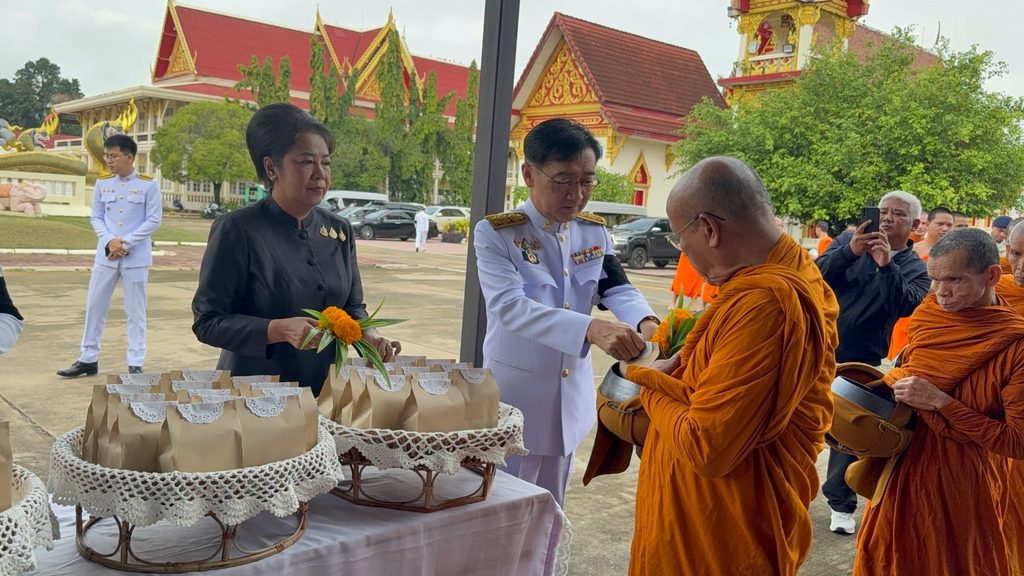 ร่วมพิธีบำเพ็ญกุศลและทำบุญตักบาตร เนื่องในวาระครบ 100 วัน หรือ สตมวาร เพื่ออุทิศถวายเป็นพระกุศลแด่ สมเด็จพระเจ้าลูกเธอ เจ้าฟ้าพัชรกิติยาภา นเรนทิราเทพยวดี กรมหลวงราชสาริณีสิริพัชร มหาวัชรราชธิดา
